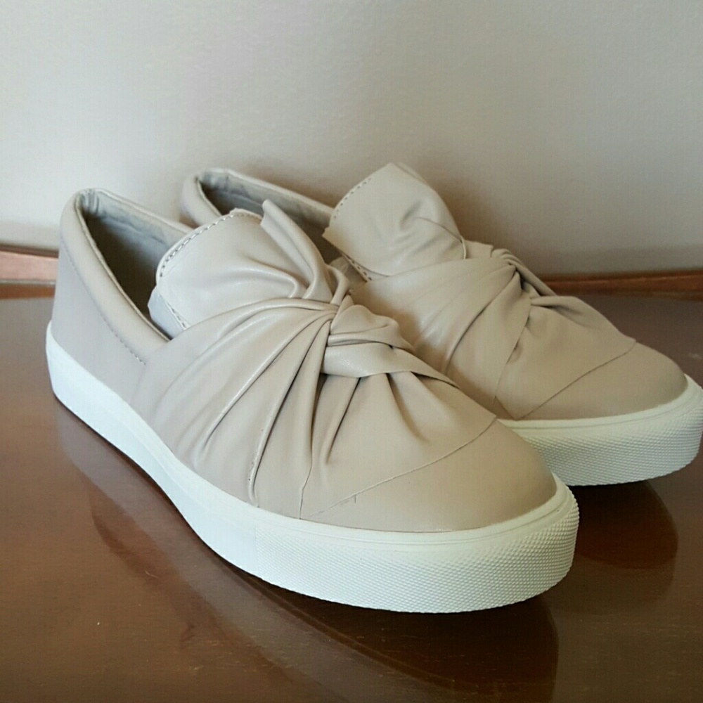 New Mia Slip on Size 8 1/2